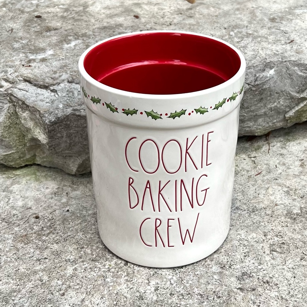 Rae Dunn COOKIE BAKING CREW Christmas Crock